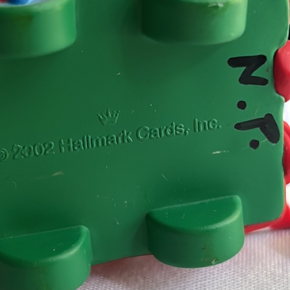 Vintage Hallmark Keepsake Child’s fifth Christmas Train Ornament Dated 2… - Picture 9 of 9